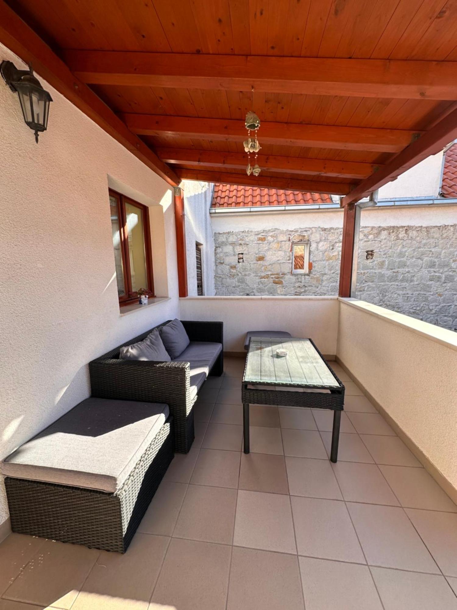 Apartman Lana Каштела Экстерьер фото